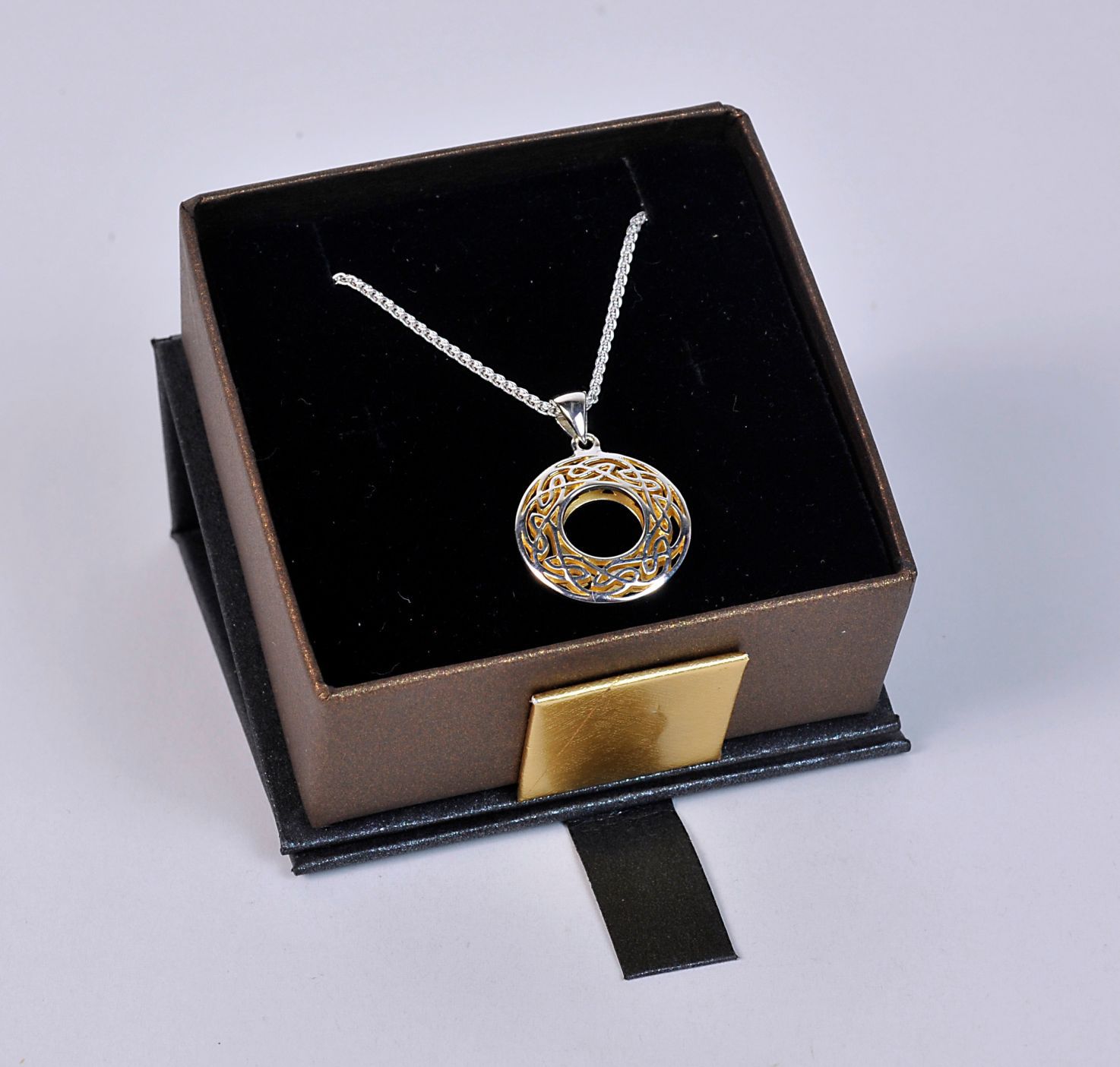 120317-SPC-greennecklace.jpg